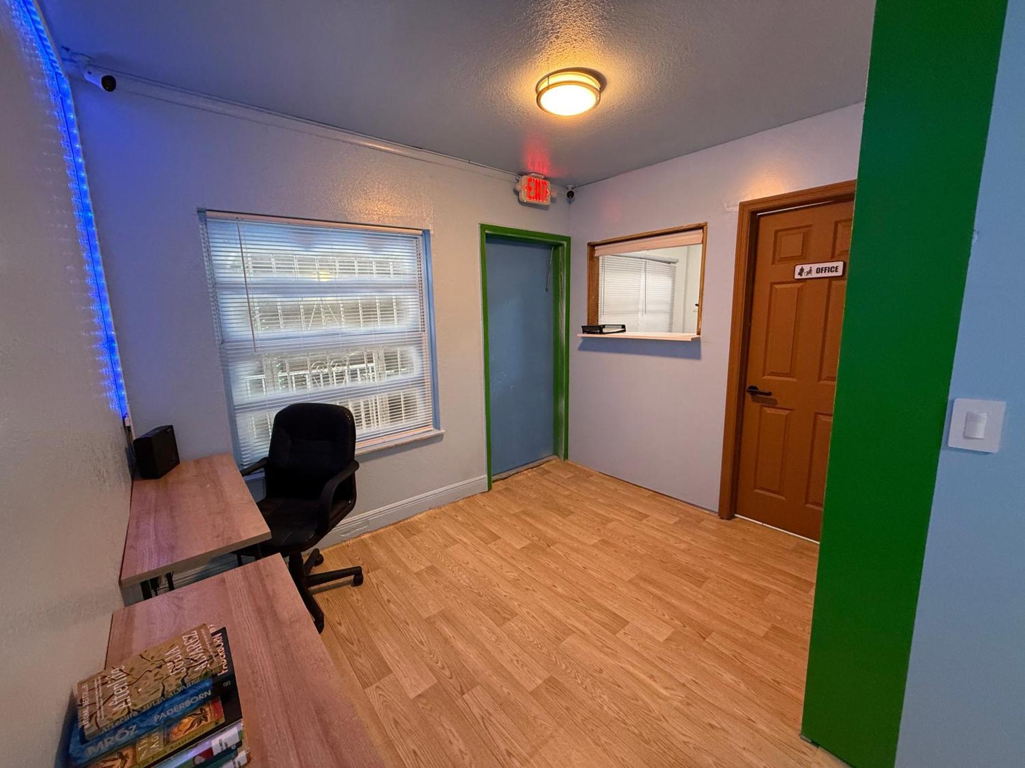 Oqp Vacations Hostel Miami Exterior photo